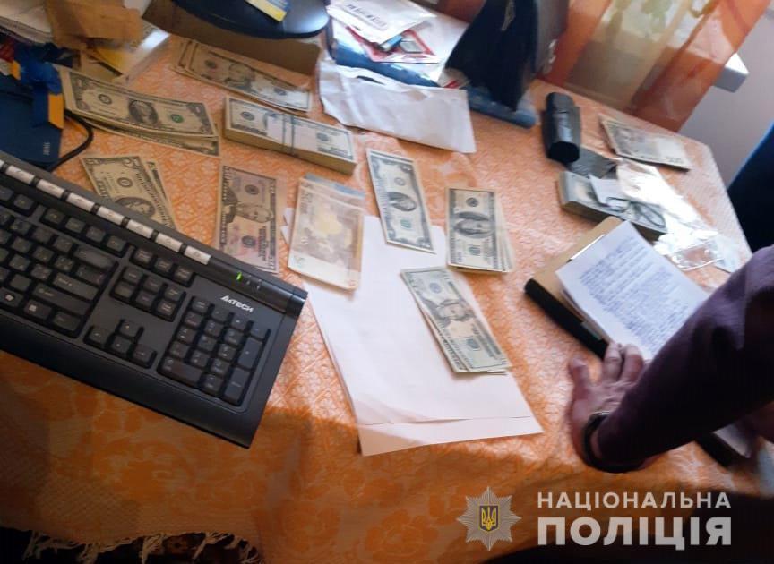 Слідчі Нацполіції завершили розслідування щодо злочинної групи, яка заволоділа понад 800 тисячами державних коштів Чернігівської ОДА