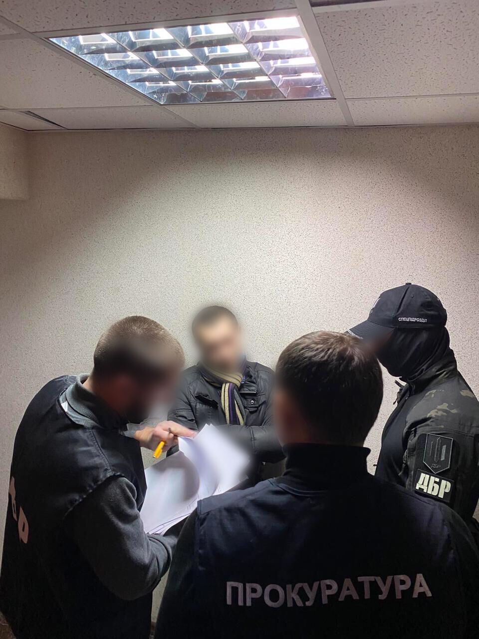 За хабар намагались закрити кримінальне провадження про смертельне ДТП - затримано адвоката (ФОТО)