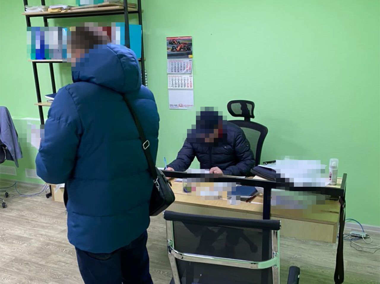 Неуважність комунальників та привласнення коштів директором фірми - підрядника: трьом особам повідомлено про підозру (ФОТО)