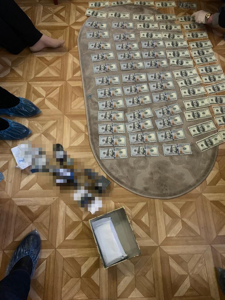 За організацію фіктивних медичних оглядів трьом особам повідомлено про підозру (ФОТО)