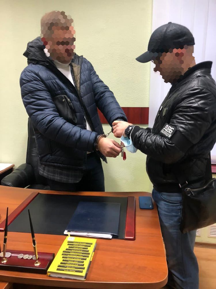 Корупційний злочин: поліцейський, який дав хабаря іншому поліцейському, постане перед судом (ФОТО)