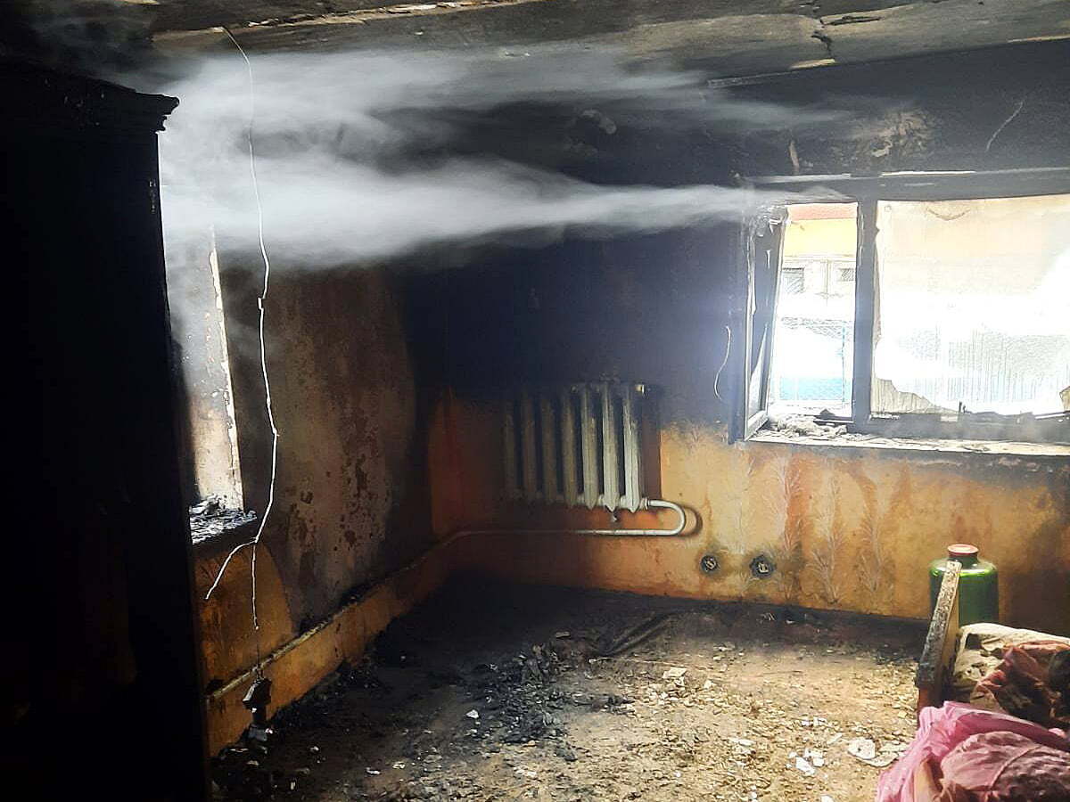 Закарпатська область: перечинські рятувальники ліквідували пожежу в житловому будинку