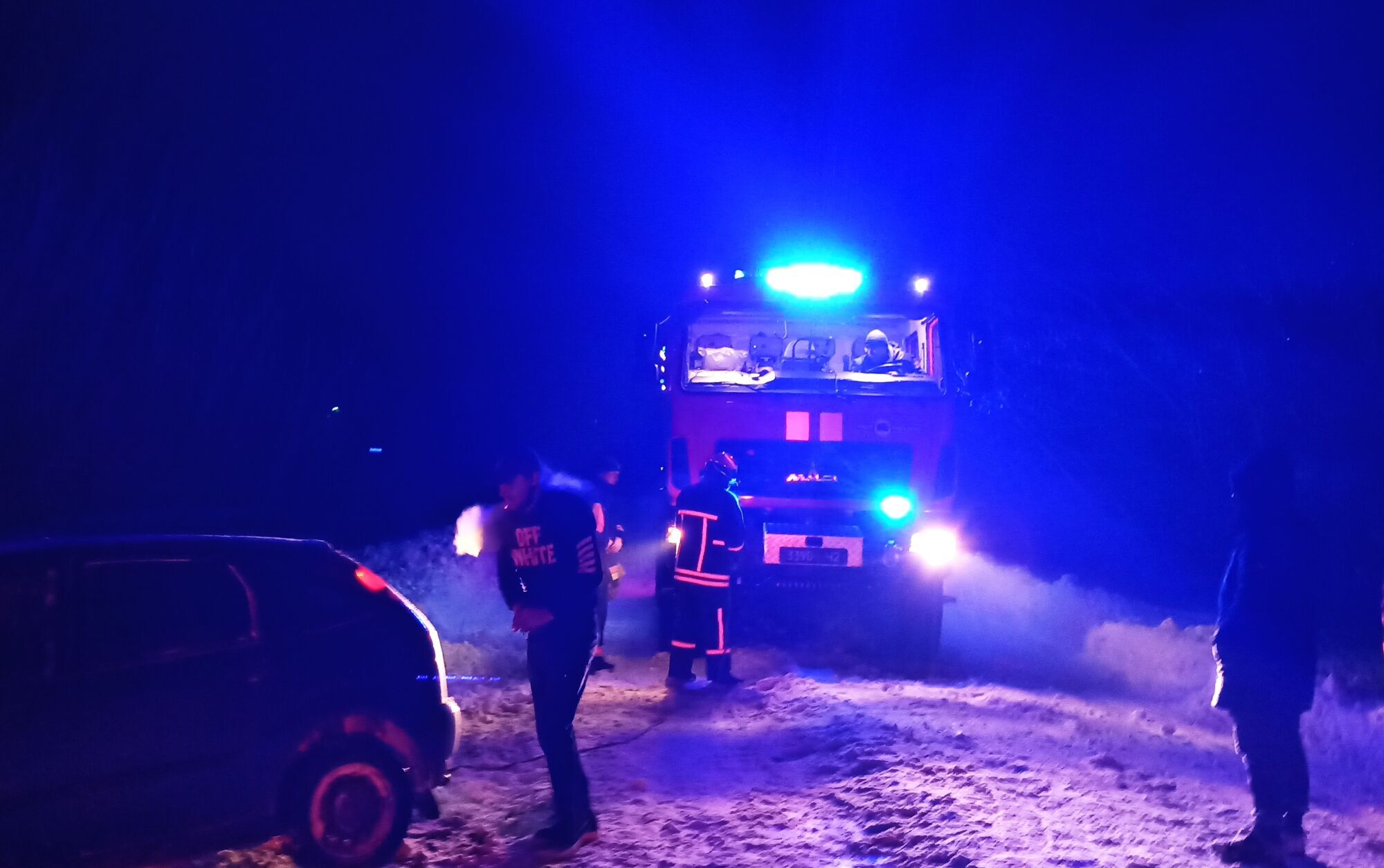 Протягом доби рятувальники Кіровоградщини допомогли водіям 17 транспортних засобів подолати ускладнені ділянки доріг