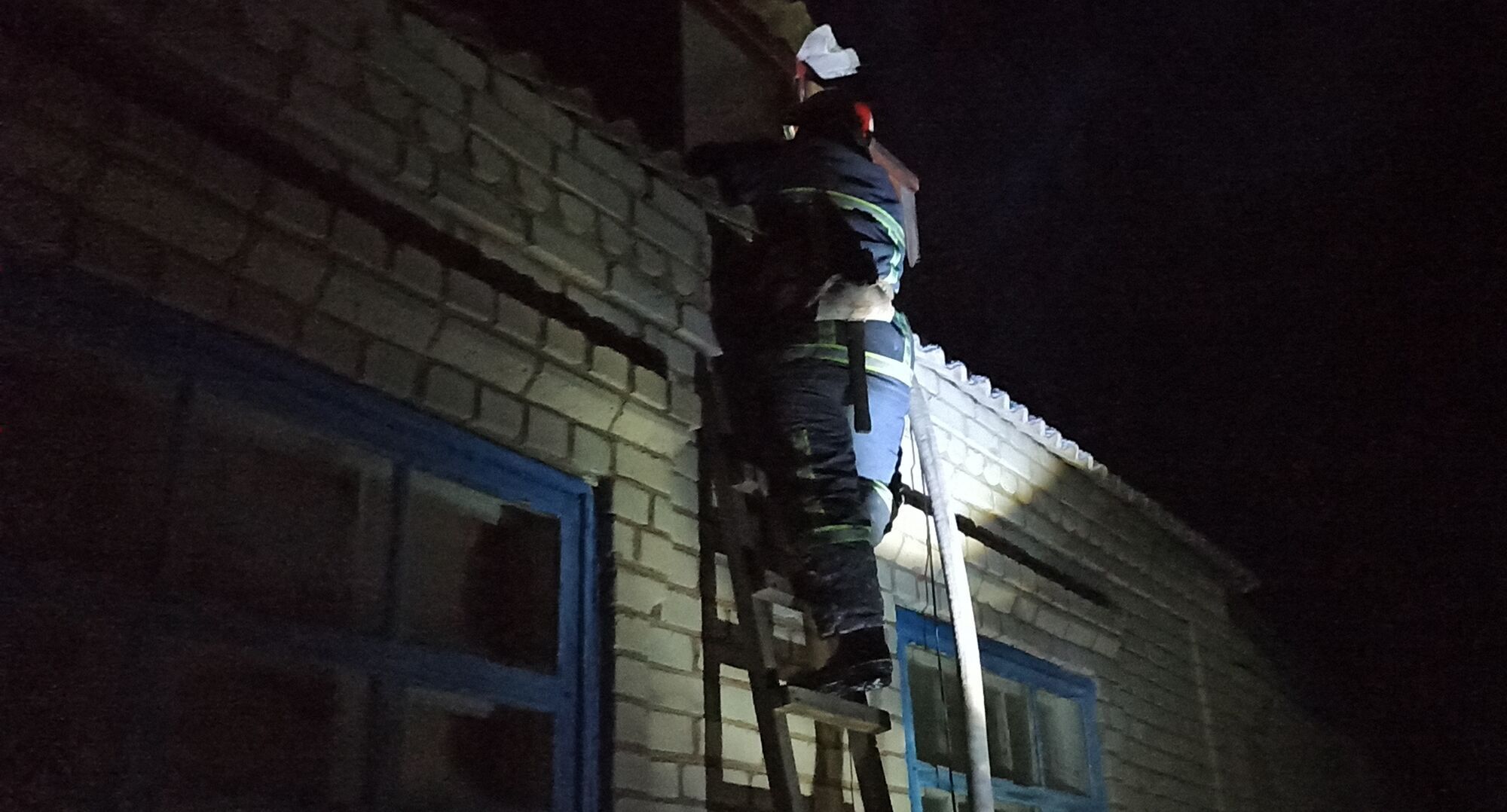 На Кіровоградщині рятувальники ліквідували пожежу в житловому будинку
