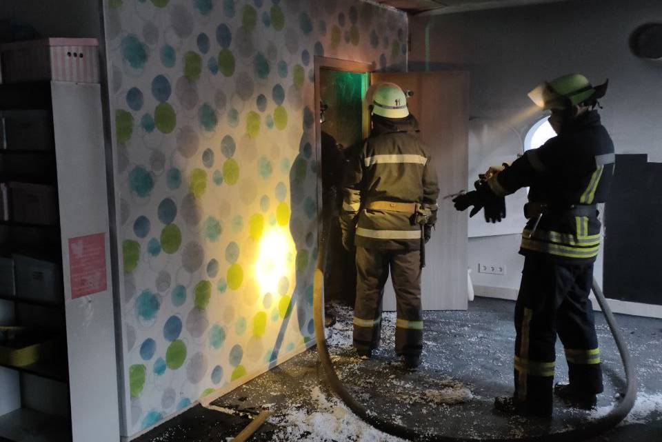 м. Харків: рятувальники ліквідували пожежу у приватному центрі раннього розвитку