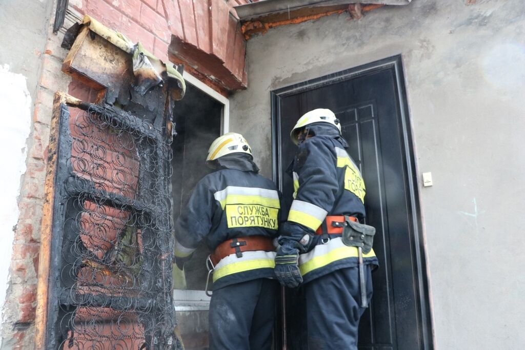 Дніпровські вогнеборці ліквідували пожежу в квартирі