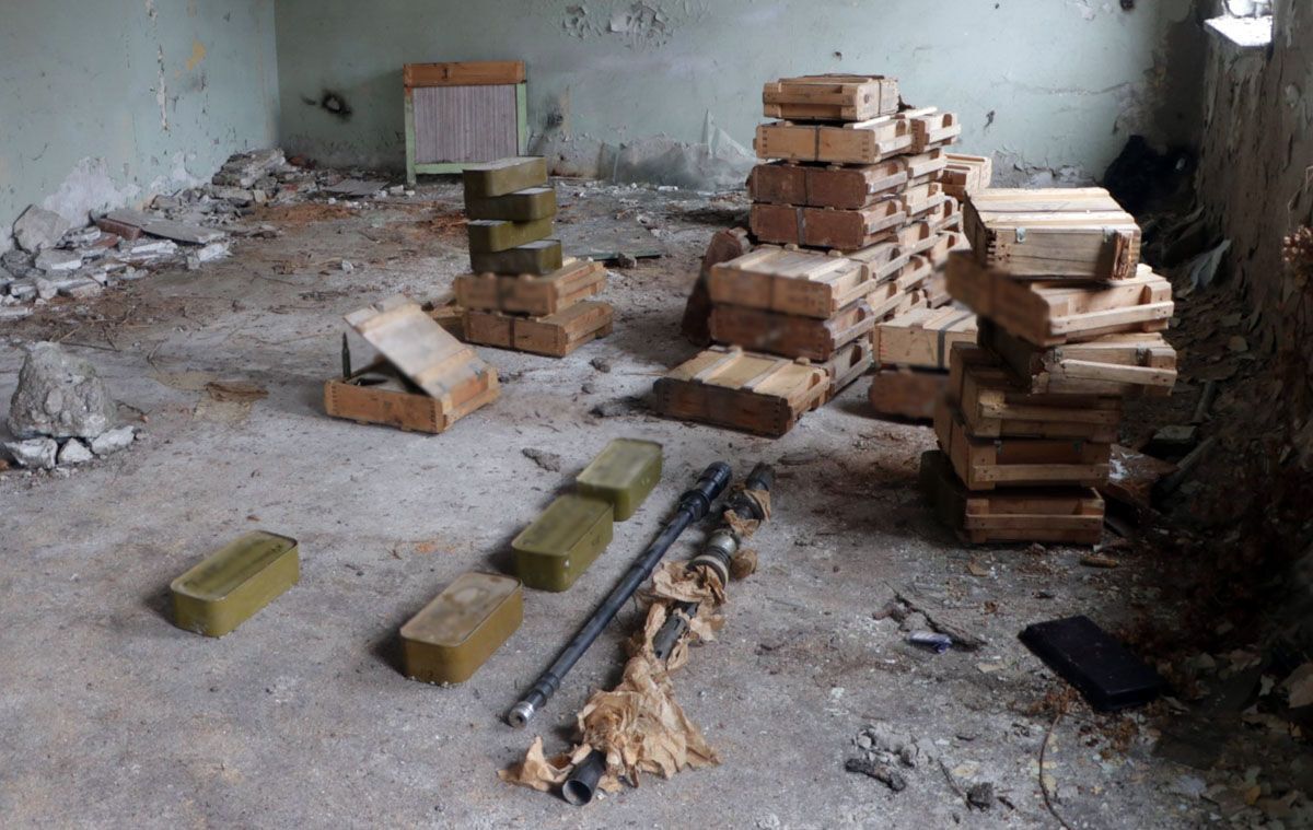 У Маріуполі правоохоронці вилучили великий схрон боєприпасів
