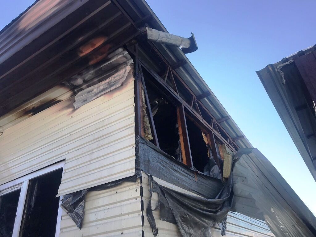 Житомирська область: фахівці ДСНС загасили пожежу у ритуальному магазині