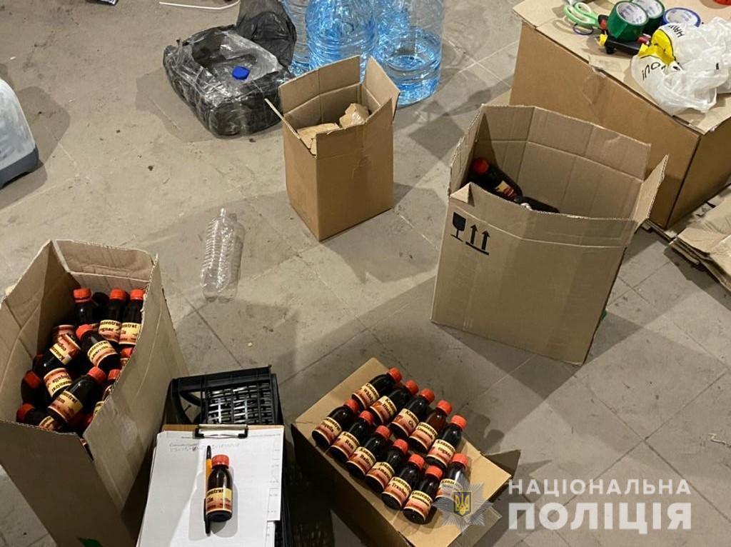Правоохоронці Херсонщини вилучили з незаконного обігу алкогольну продукцію на понад 2,5 мільйона гривень
