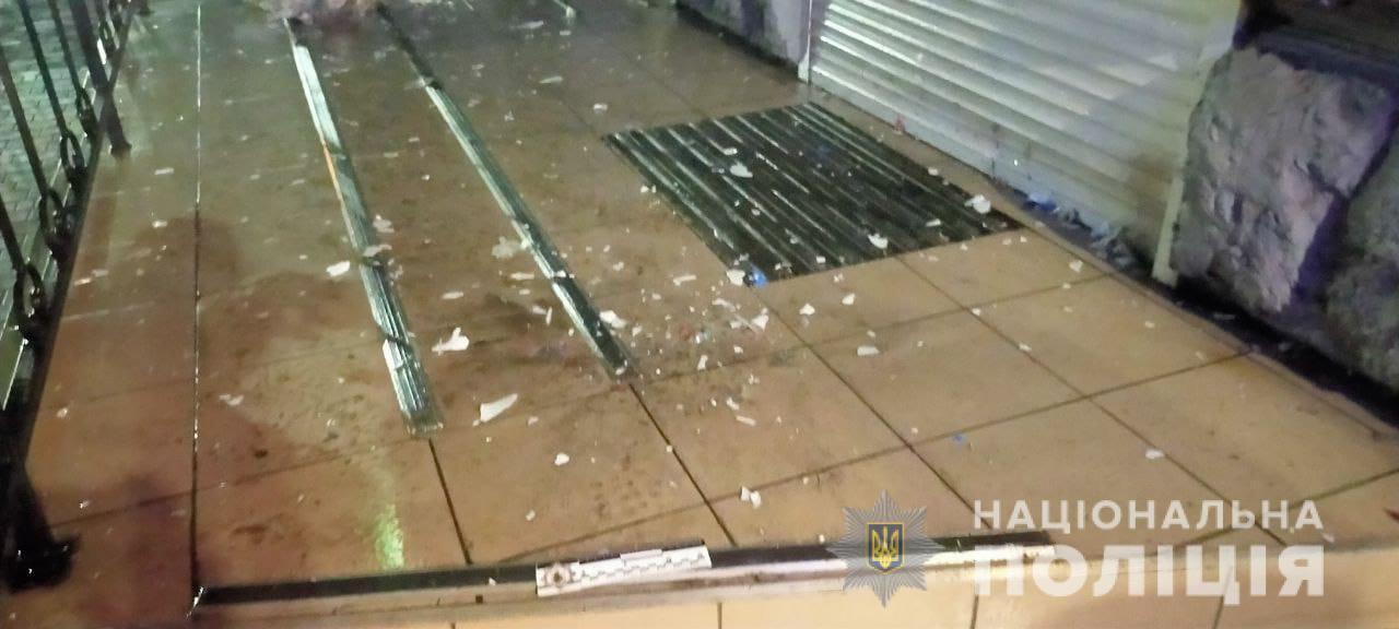 В Херсоні поліцейські-вибухотехніки знешкодили підозрілий предмет