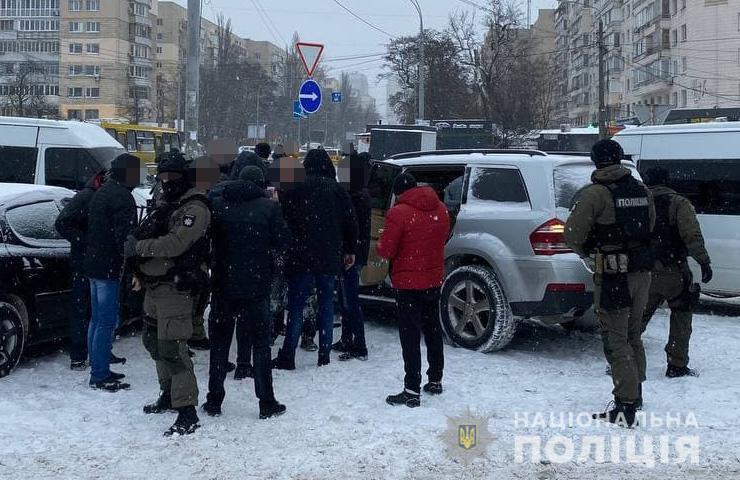 У Києві поліцейські викрили злочинну групу у вимаганні 56 тисяч євро