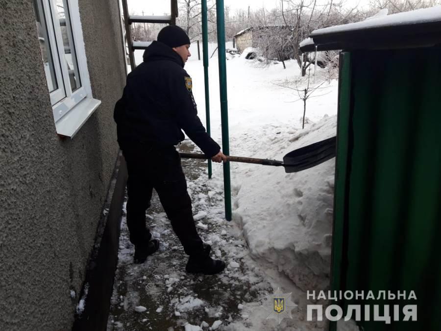 Поліцейські Одещини піклуються про самотніх громадян поважного віку