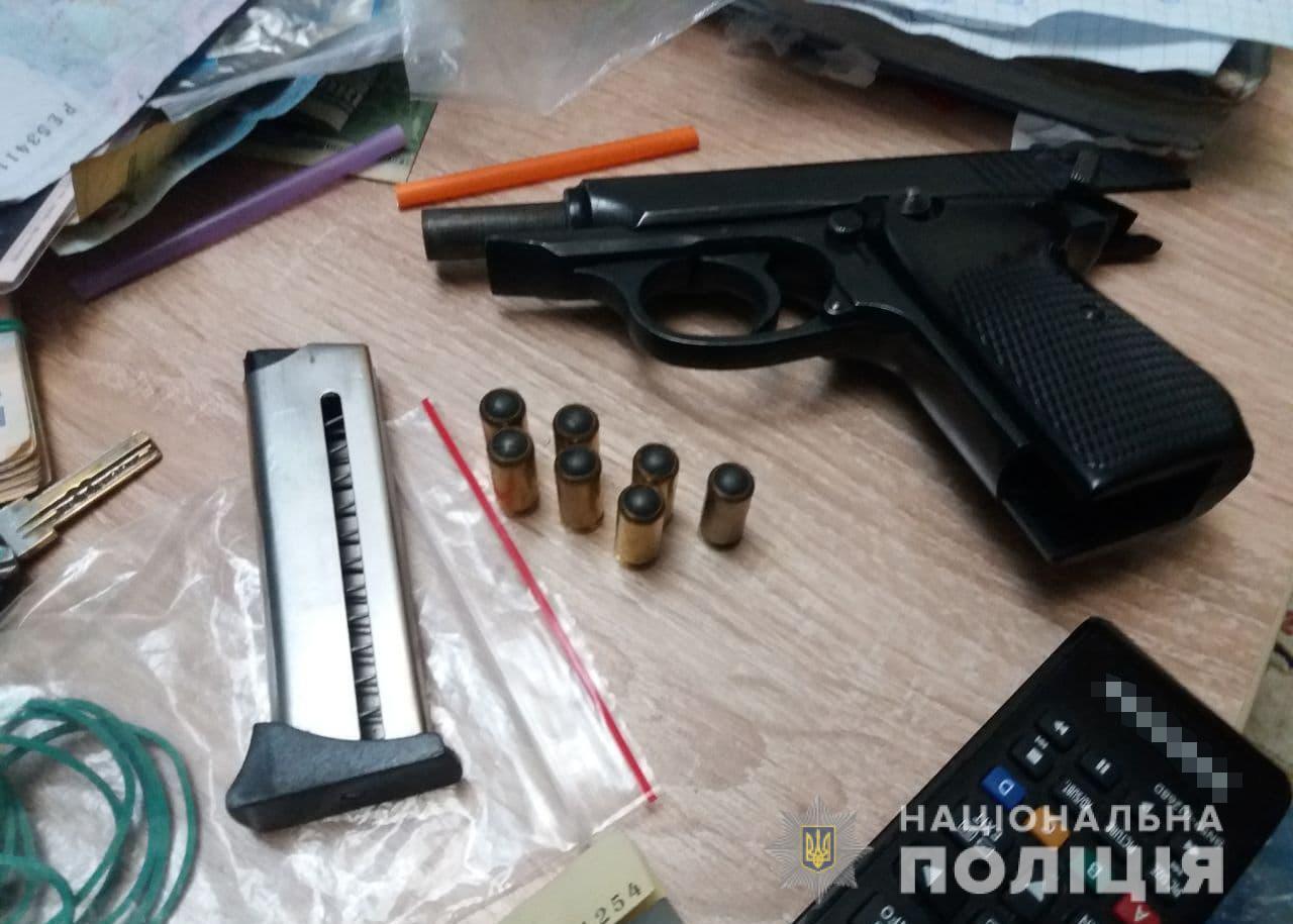 У Києві поліцейські затримали групу наркоторговців