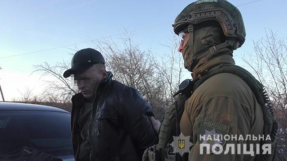 Миколаївські поліцейські ліквідували злочинну групу, яка налагодила наркотрафік до виправної колонії
