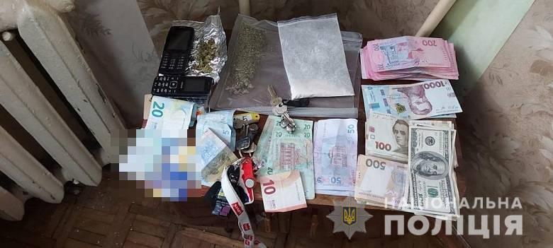 Оперативники поліції Києва провели спецоперацію для затримання наркоторговців