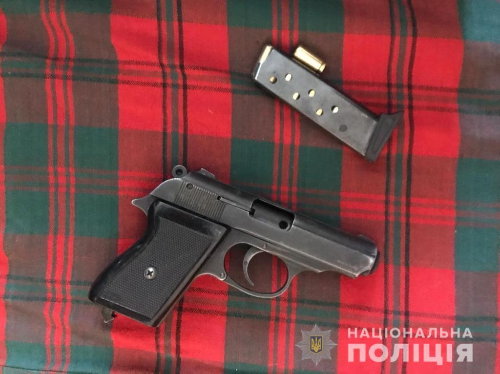 Оперативники поліції Києва провели спецоперацію для затримання наркоторговців