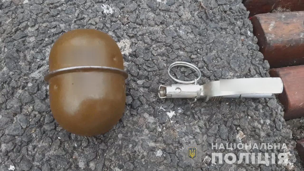 В центрі Одеси правоохоронці вилучили в іноземця гранату із запалом
