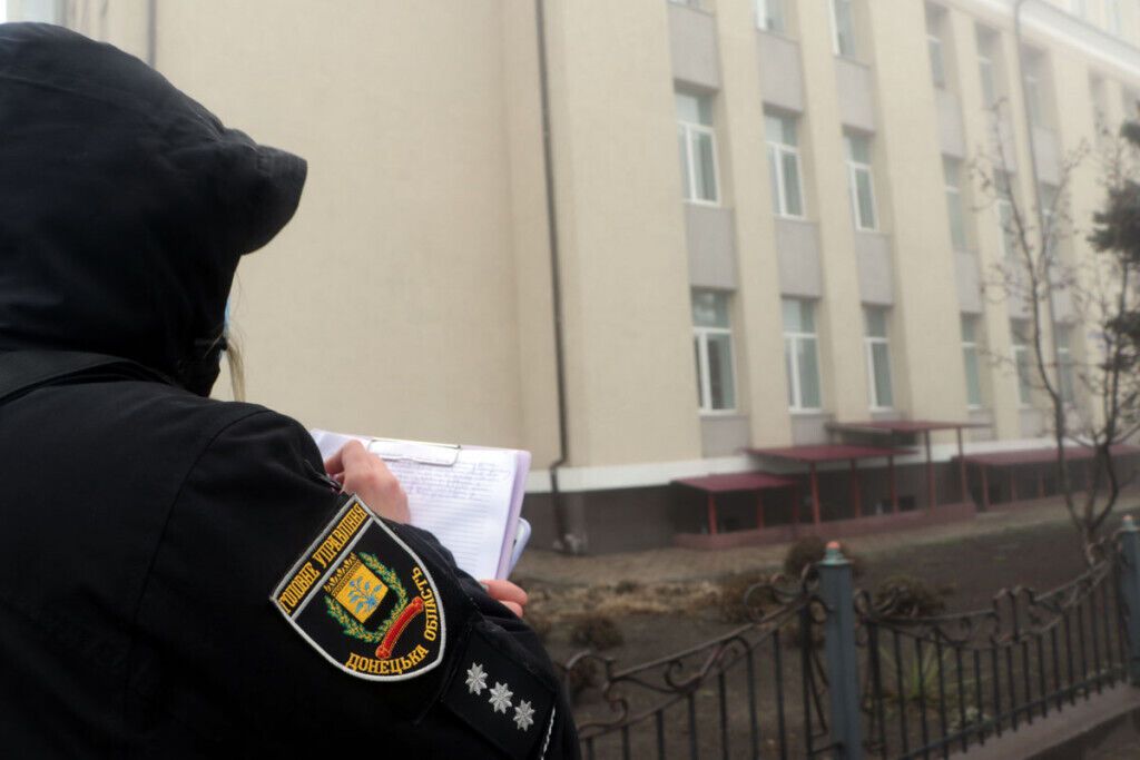 За фактом неправдивого повідомлення про мінування навчального закладу Маріуполя відкрито кримінальне провадження