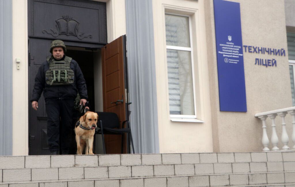 За фактом неправдивого повідомлення про мінування навчального закладу Маріуполя відкрито кримінальне провадження