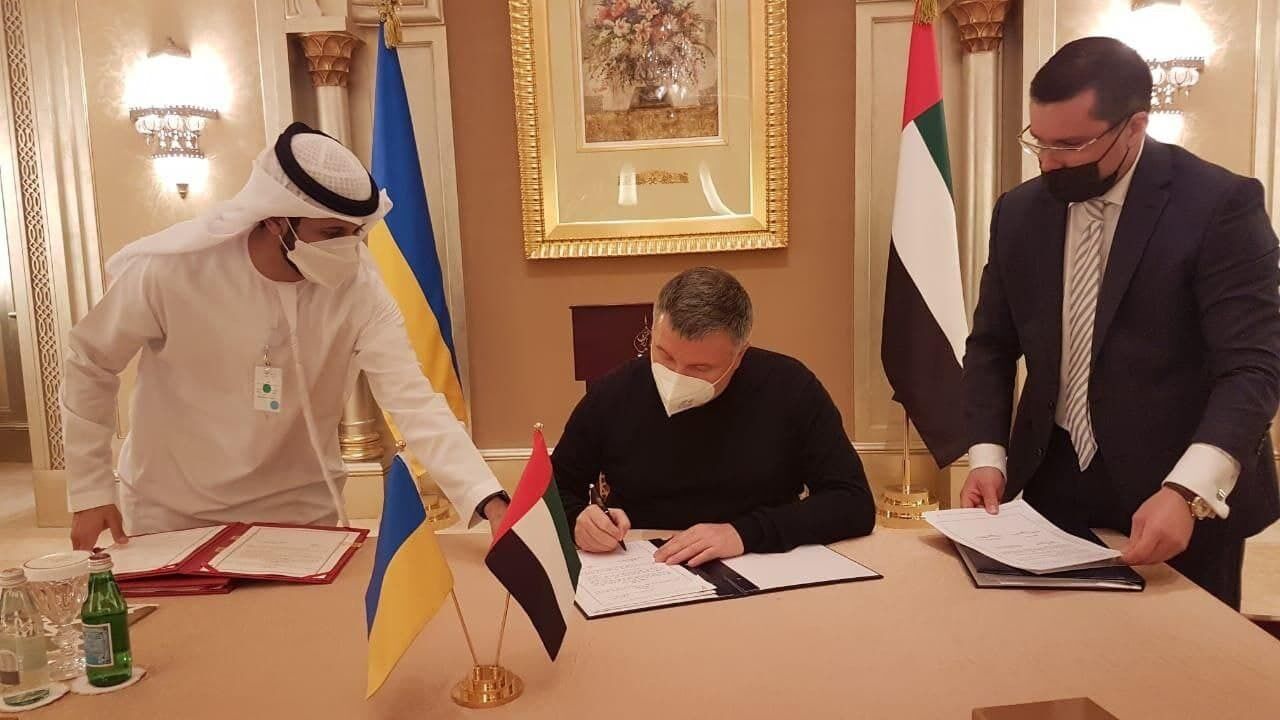 Україна та ОАЕ підписали Угоду про спільну боротьбу зі злочинністю та Меморандум про взаємне визнання та обмін посвідчень водія