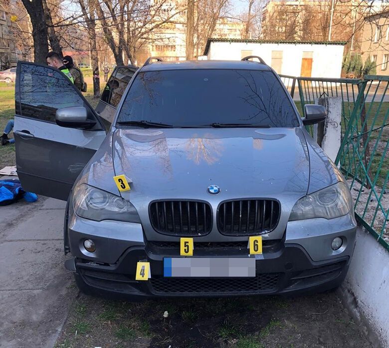 Слідчі поліції Києва завершили розслідування щодо групи осіб, які скоювали розбійні напади на клієнтів обмінних пунктів