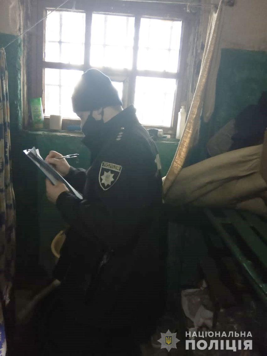 Чернігівська поліція провела обшуки у камері підозрюваних в шахрайстві, які перебувають в одеському СІЗО