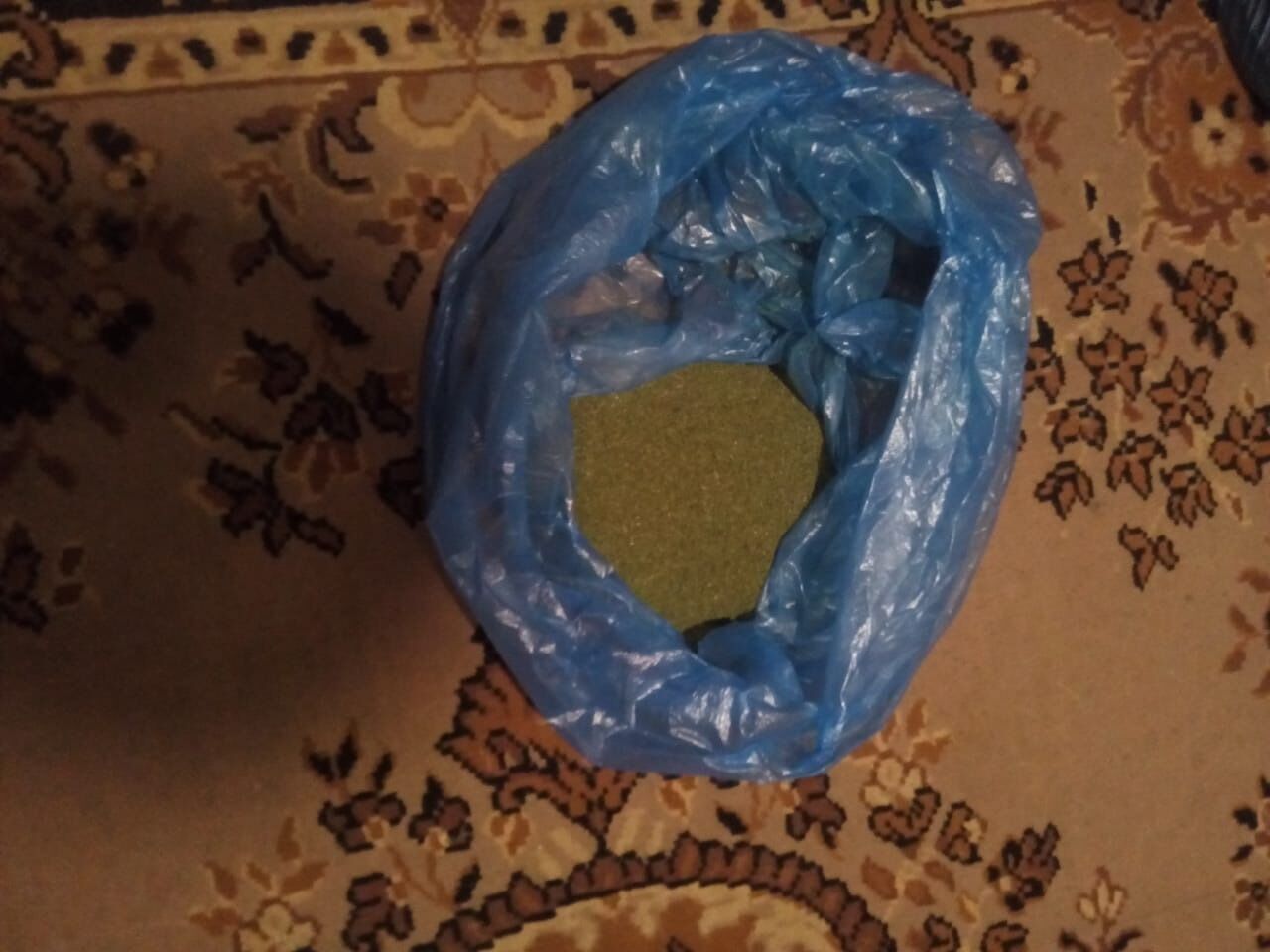 На Сумщині поліцейські встановили трьох чоловіків, який обґрунтовано підозрюють у шахрайствах та крадіжках - з автомобілів, гаражів і приватного будинку