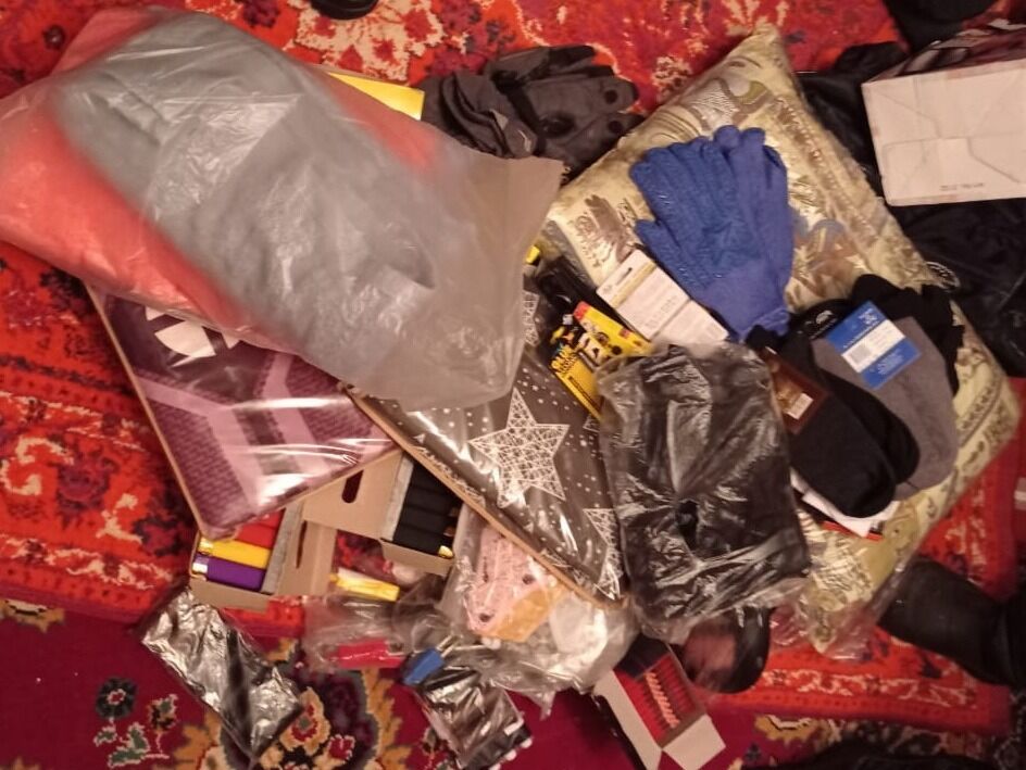 На Сумщині поліцейські встановили трьох чоловіків, який обґрунтовано підозрюють у шахрайствах та крадіжках - з автомобілів, гаражів і приватного будинку
