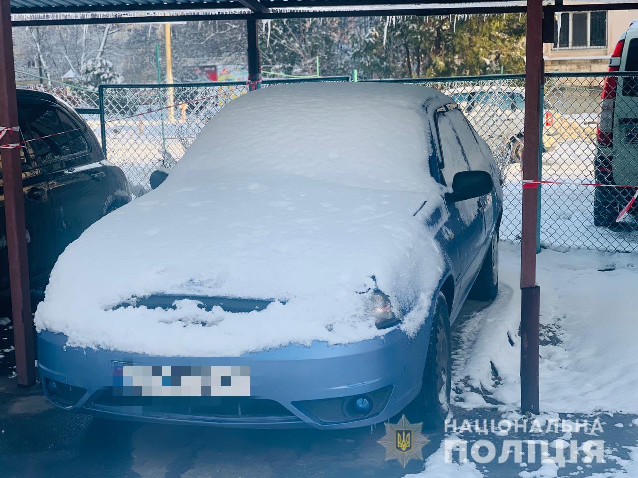 Поліцейські Одещини викрили двох місцевих чоловіків у незаконному заволодінні автомобілем в обласному центрі