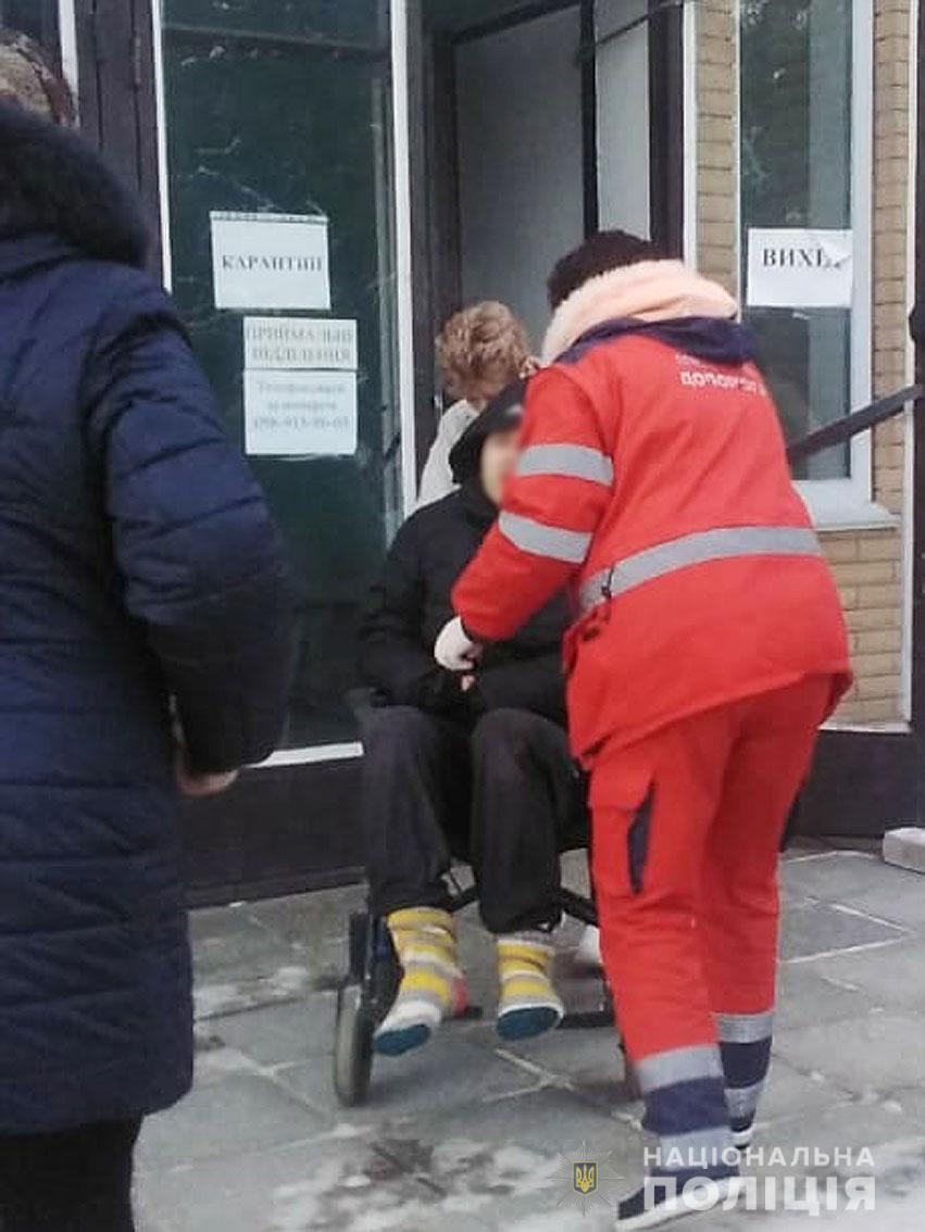 Поліцейські Чернігівщини врятували хлопця, який вночі загубився в лісі