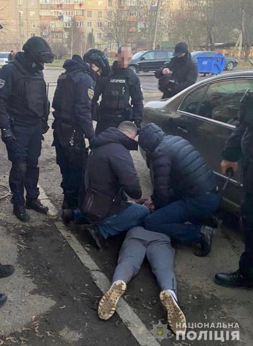 На Закарпатті правоохоронці затримали групу зловмисників за розбійний напад