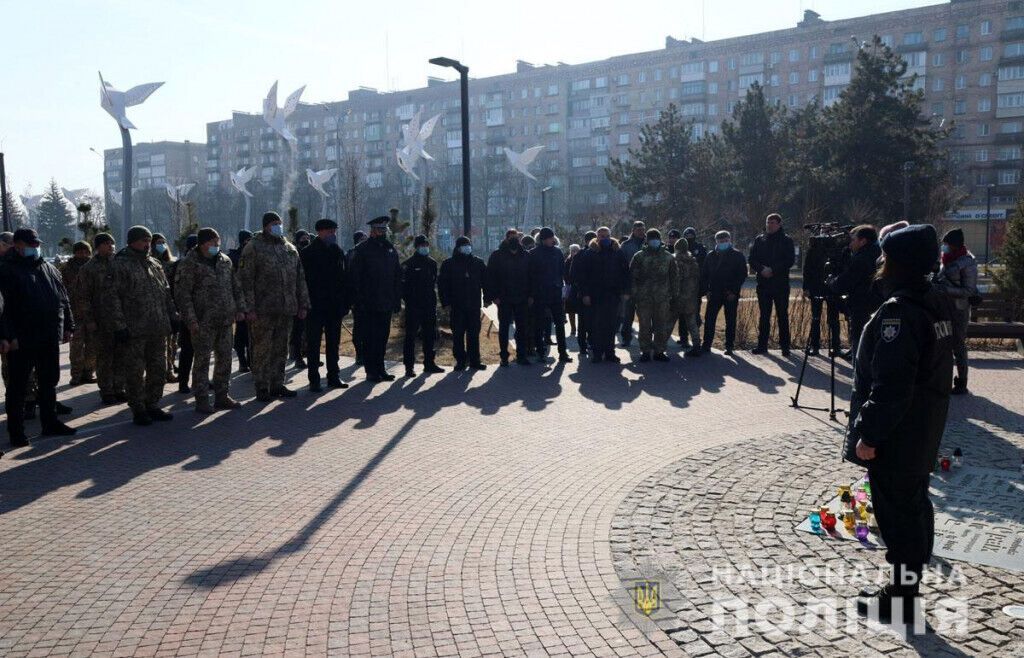 Поліція Донеччини вшанувала пам’ять Героїв Небесної Сотні