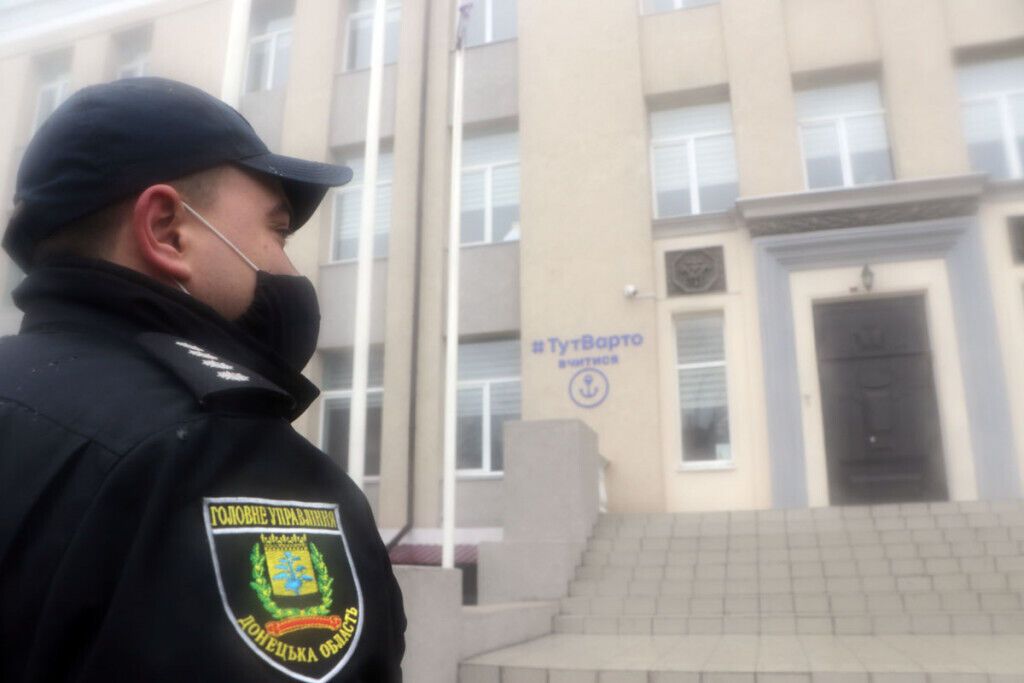 За фактом неправдивого повідомлення про мінування навчального закладу Маріуполя відкрито кримінальне провадження