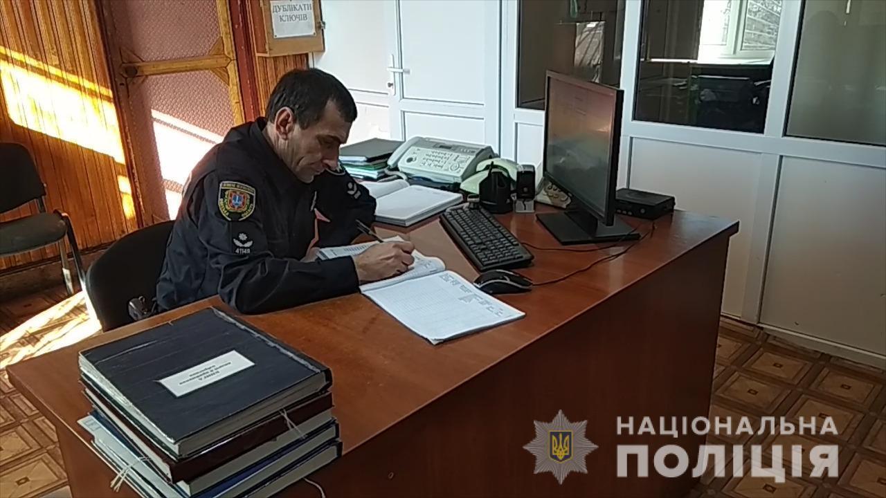 Поліцейські повідомили жителю Березівського району про підозру у зґвалтуванні літньої жінки