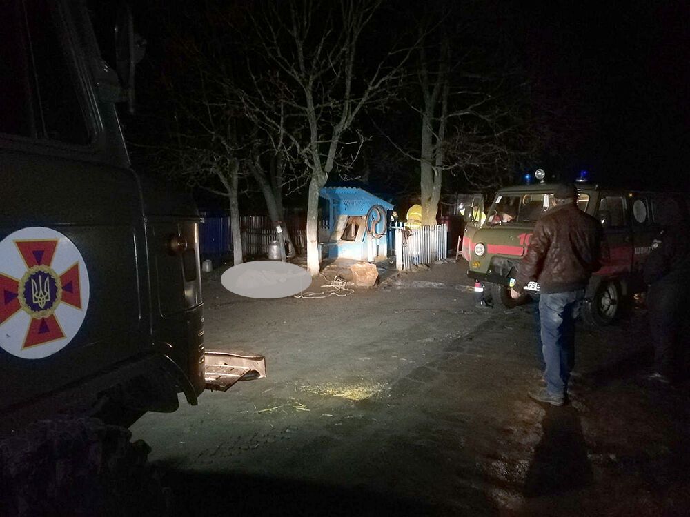 Миколаївська область: рятувальники надали допомогу у вилученні тіла чоловіка з криниці