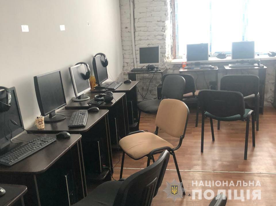 На Харківщині судитимуть членів злочинної організації за шахрайські схеми оформлення онлайн-кредитів на громадян