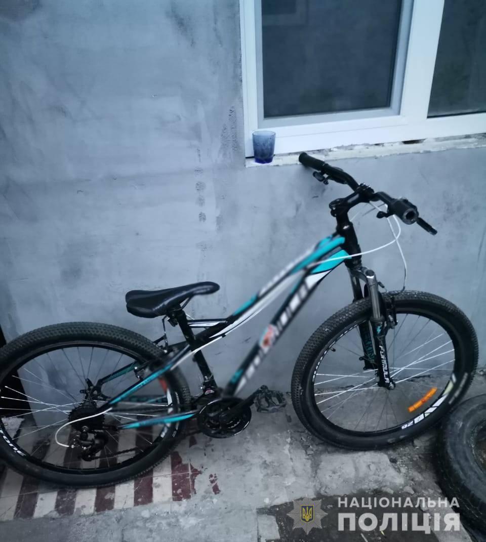 В Одесі поліцейські затримали іноземця, який вчинив розбійний напад на дитину