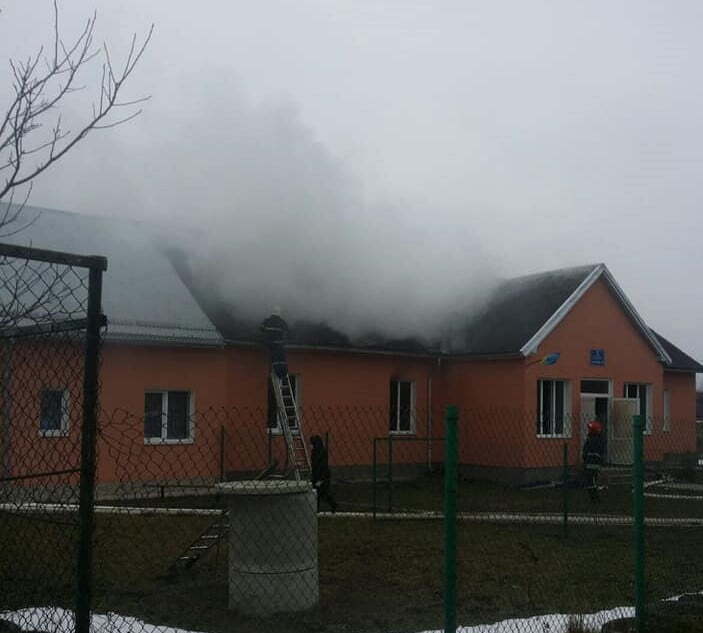 Львівська область: вогнеборці ліквідували займання в народному домі