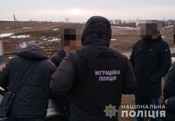 Поліцейські викрили жителя Рівненщини на сутенерстві та збуті наркотиків