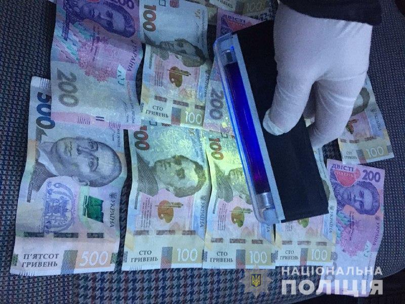 Поліцейські викрили жителя Рівненщини на сутенерстві та збуті наркотиків