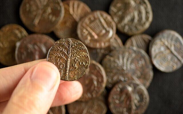 В Ізраїлі знайшли частини біблійського рукопису, якому 2 тисячі років