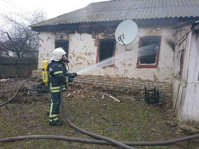 Кіровоградська область: під час гасіння пожежі приватного будинку рятувальники виявили тіло загиблого господаря