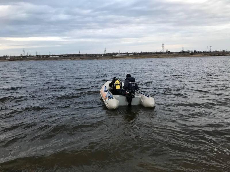 На Донеччині водолази Головного управління виявили тіло потонулого чоловіка у Павлопільському водосховищі