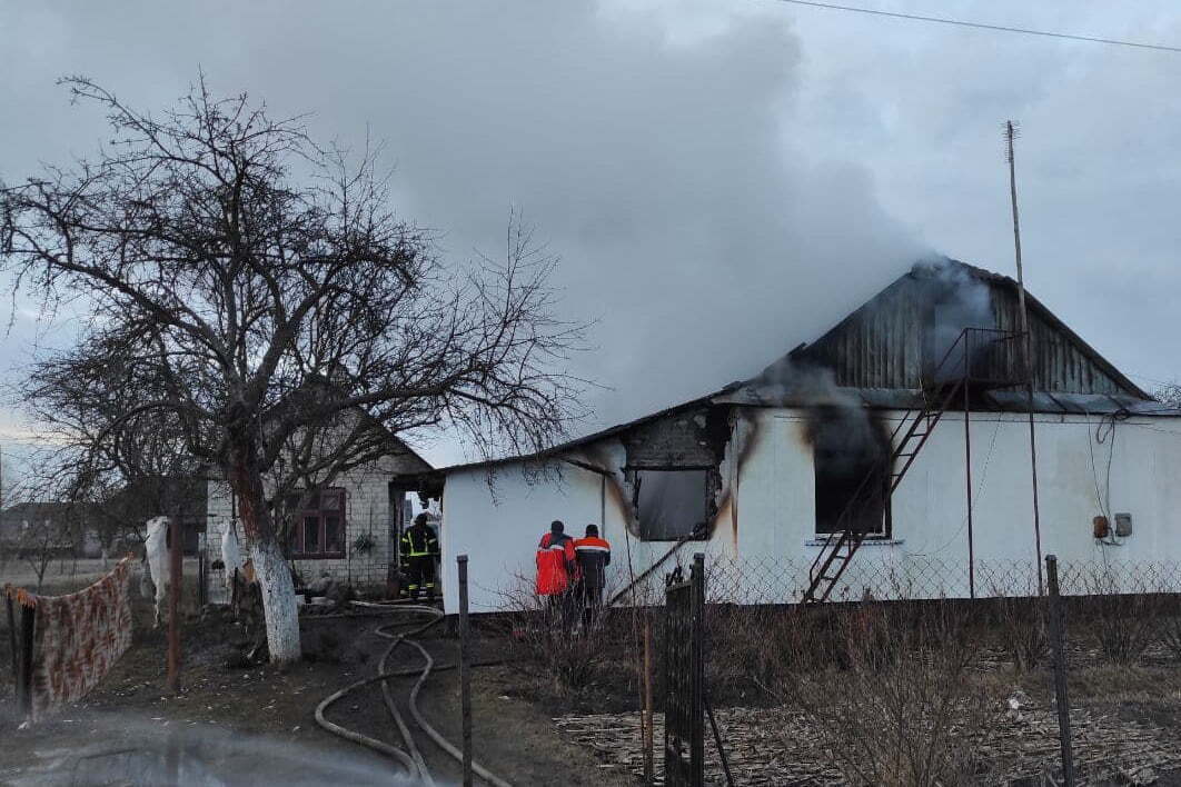 Волинська область: під час пожежі у житловому будинку бійці ДСНС виявили тіла двох людей (ВІДЕО)