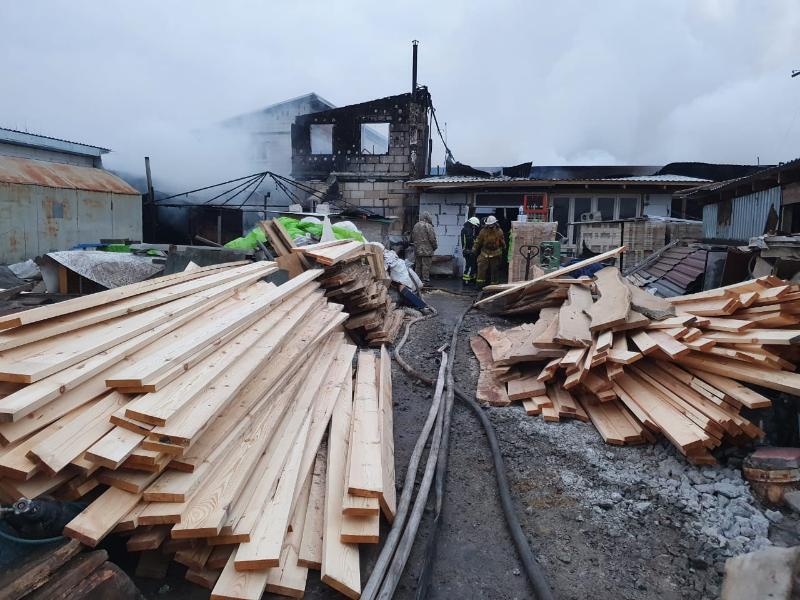 Київська область: рятувальники ліквідували загорання будівлі