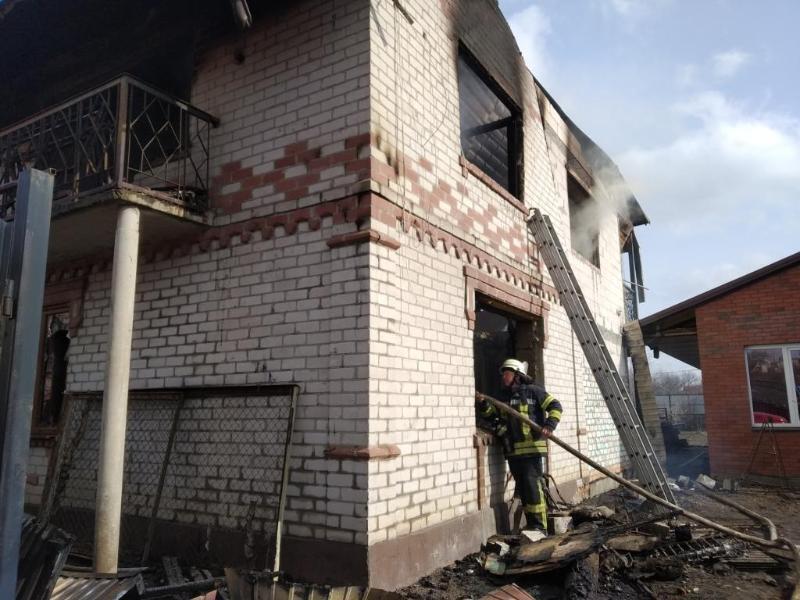 Запорізька область: вогнеборці ліквідували пожежу у дачному будинку