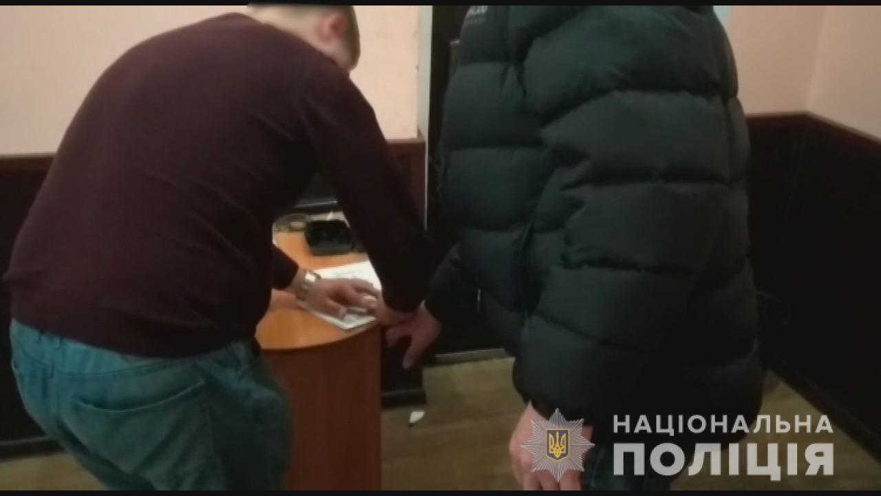 В Одесі поліцейські оголосили підозру чоловіку у ґвалтуванні неповнолітньої дівчини