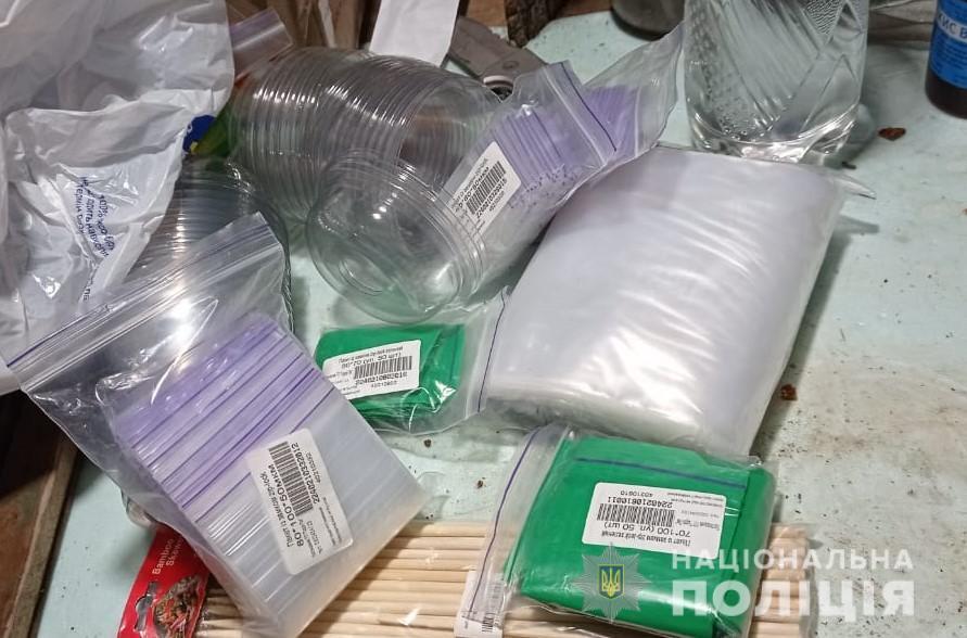 Поліція затримала організовану злочинну групу, яка виготовляла та розповсюджувала  амфетамін