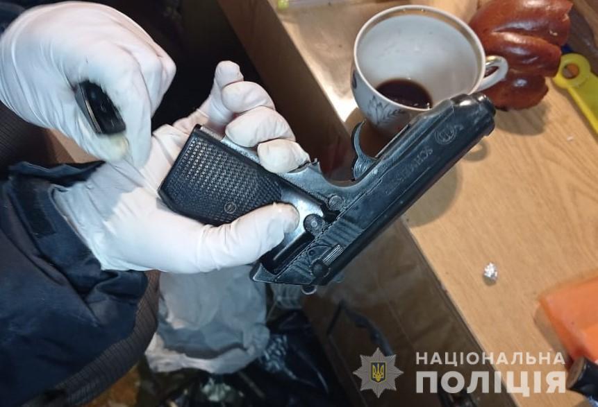 Поліція затримала організовану злочинну групу, яка виготовляла та розповсюджувала  амфетамін