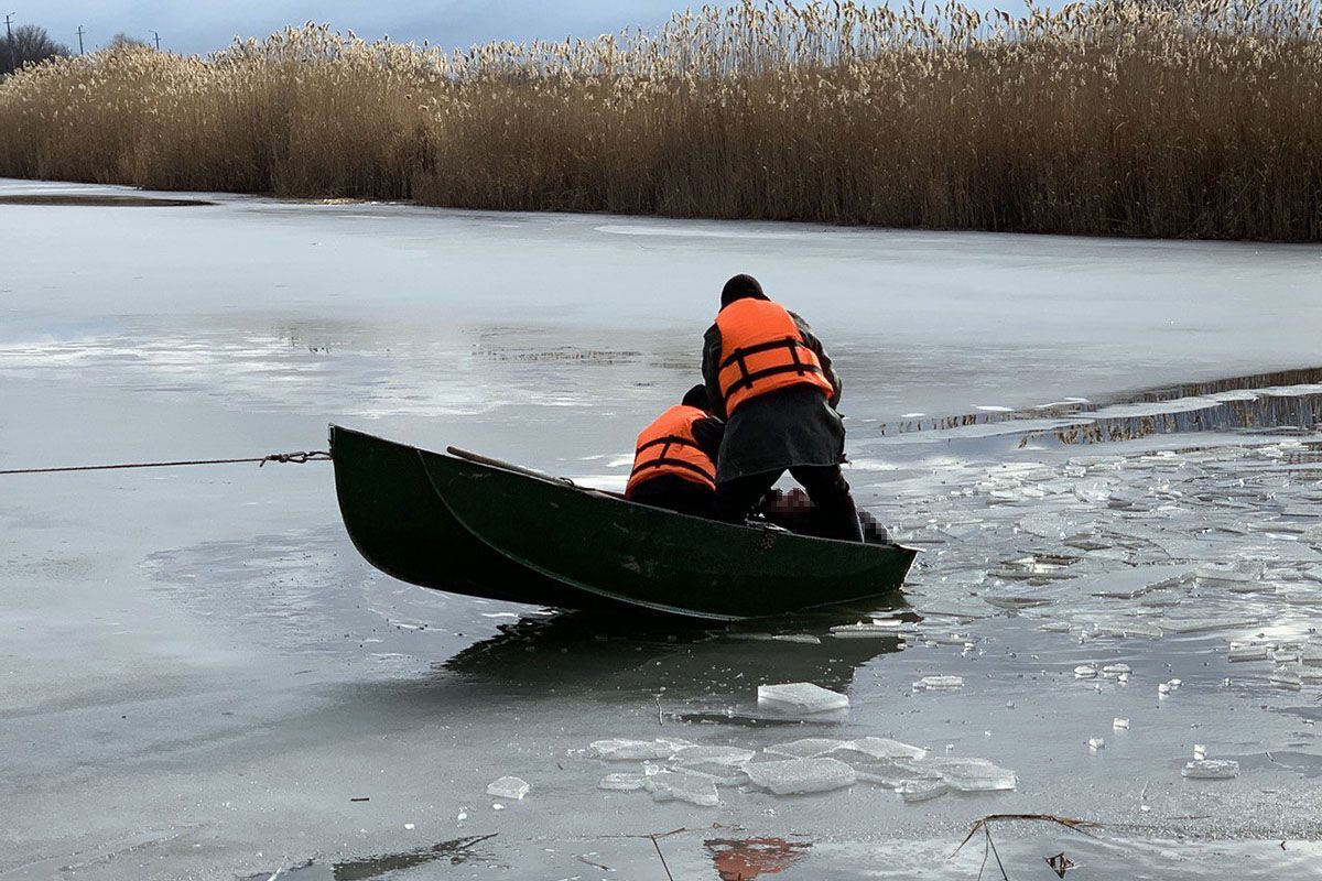 Дніпропетровська область: рятувальники дістали тіло потонулого чоловіка 1991 року народження